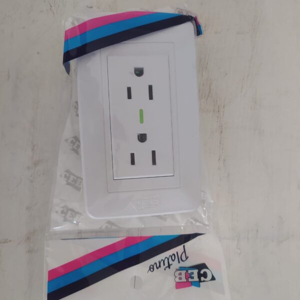 TOMA DOBLE BLANCO CEB TOM202