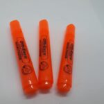 RESALTADOR NARANJA OFFI-ESCO REF: OE- 540