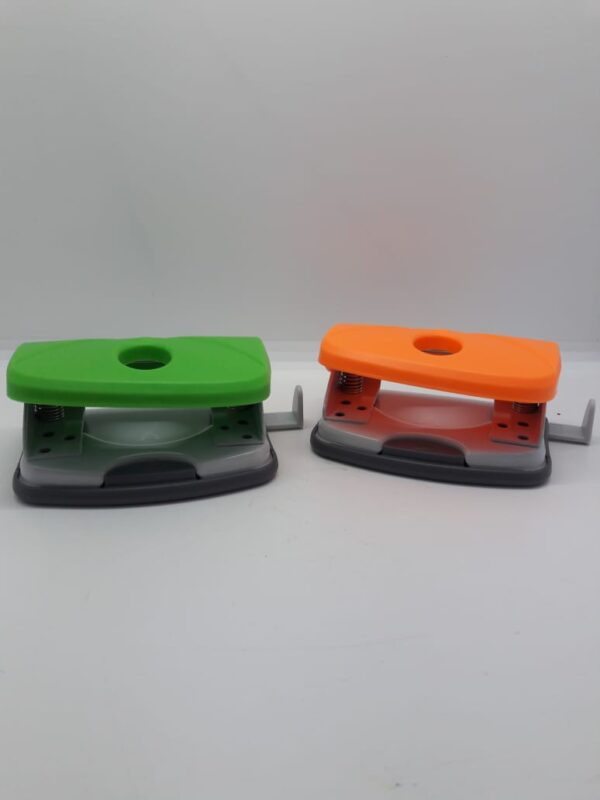 PERFORADORA PLASTICA 2 ORIFICIOS 15 HOJAS TRITON