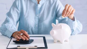 Estrategia de compras por cantidad y ahorro en insumos empresariales